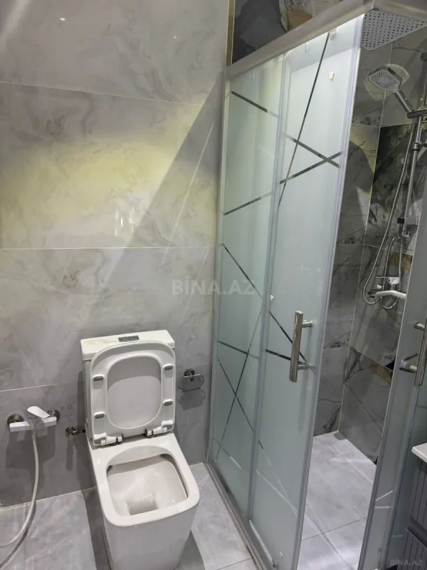 Satılır 7 otaqlı mənzil 200 m²