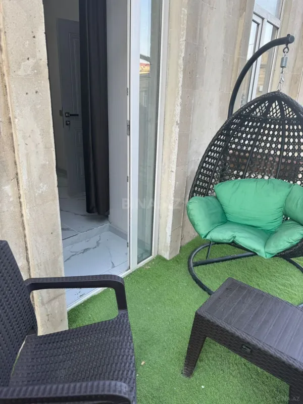 Satılır 7 otaqlı mənzil 200 m²