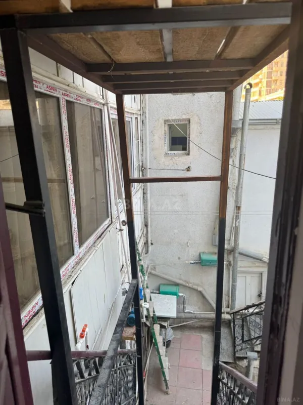 Satılır 7 otaqlı mənzil 200 m²