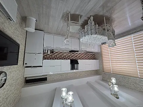 Satılır 5 otaqlı həyət evi 220 m²