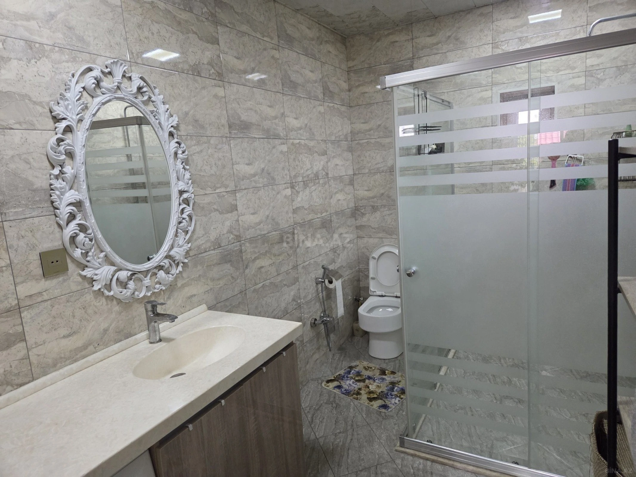 Satılır 5 otaqlı həyət evi 220 m²