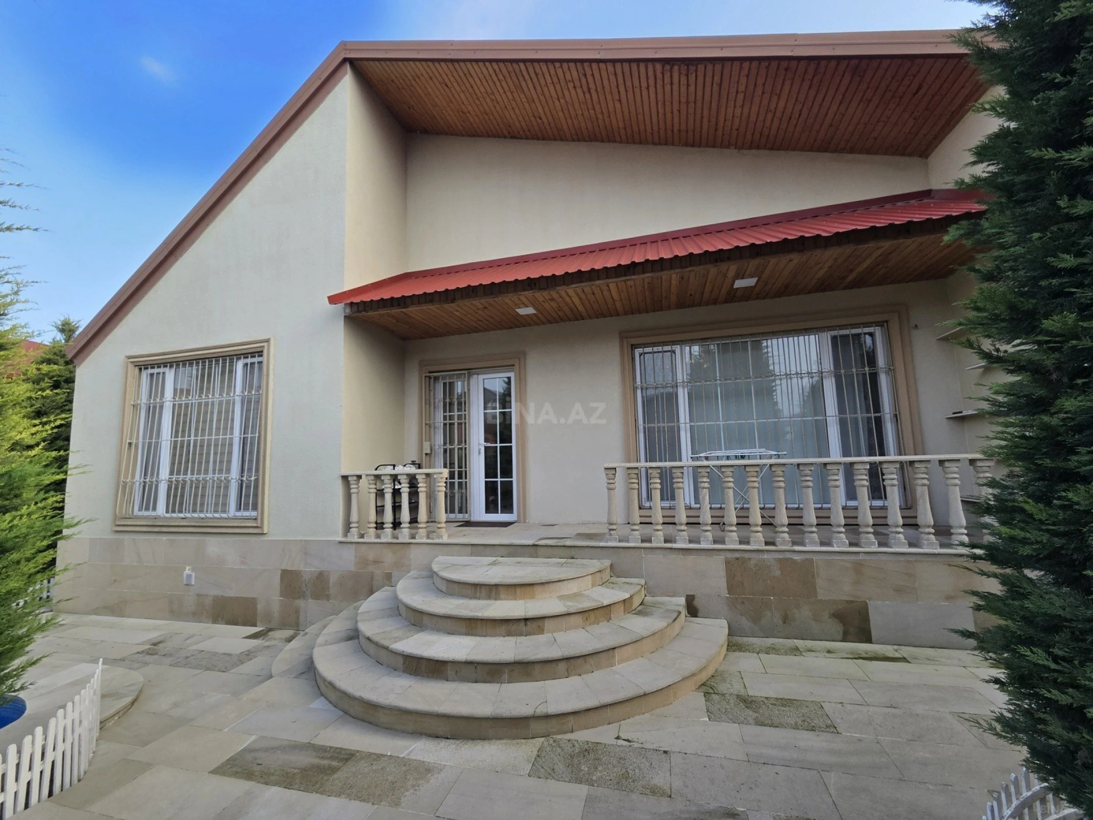 Satılır 5 otaqlı həyət evi 220 m²