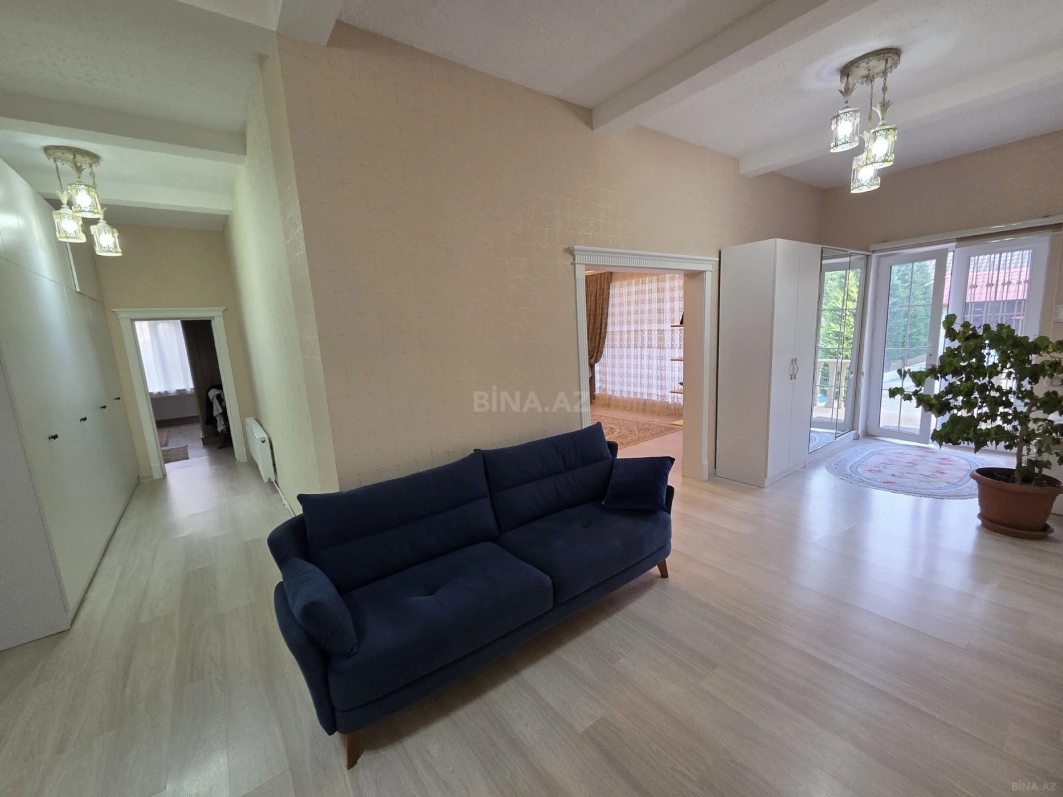 Satılır 5 otaqlı həyət evi 220 m²