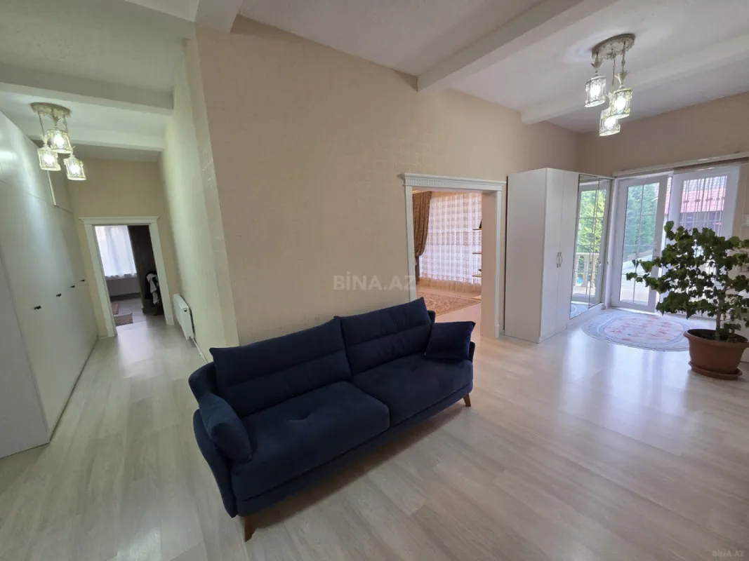 Satılır 5 otaqlı həyət evi 220 m²