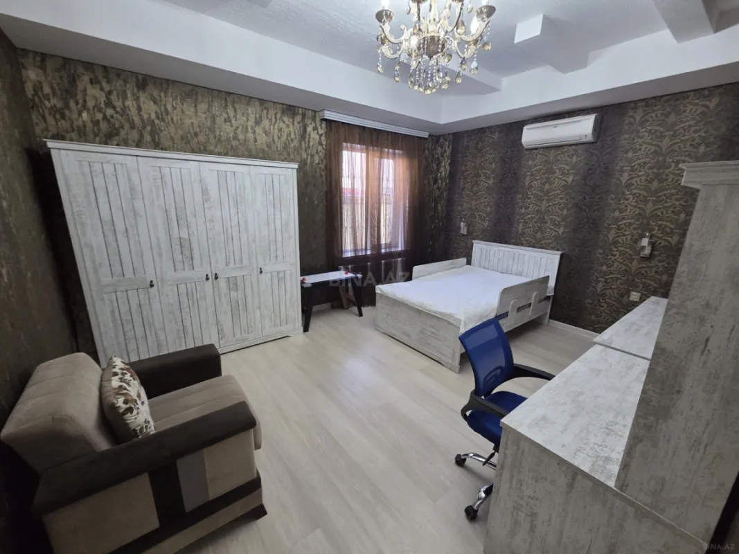 Satılır 5 otaqlı həyət evi 220 m²