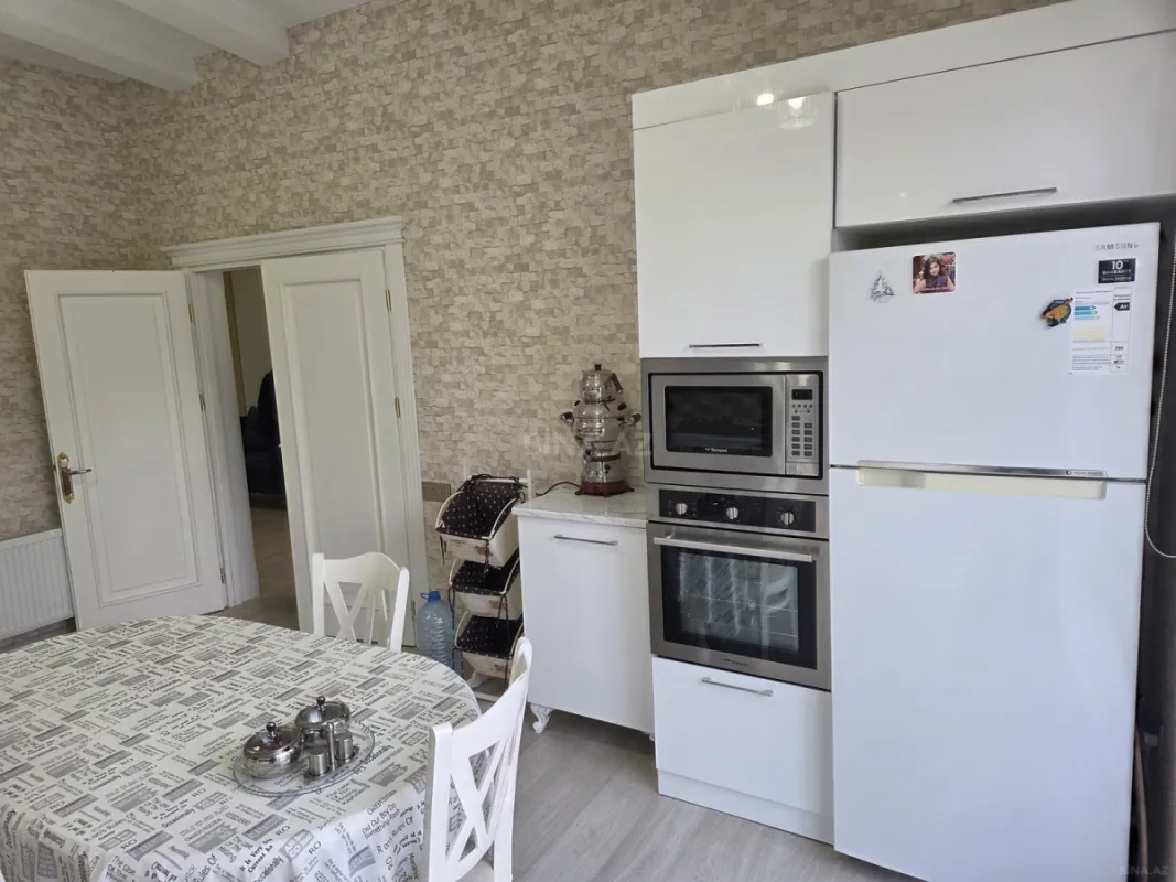 Satılır 5 otaqlı həyət evi 220 m²