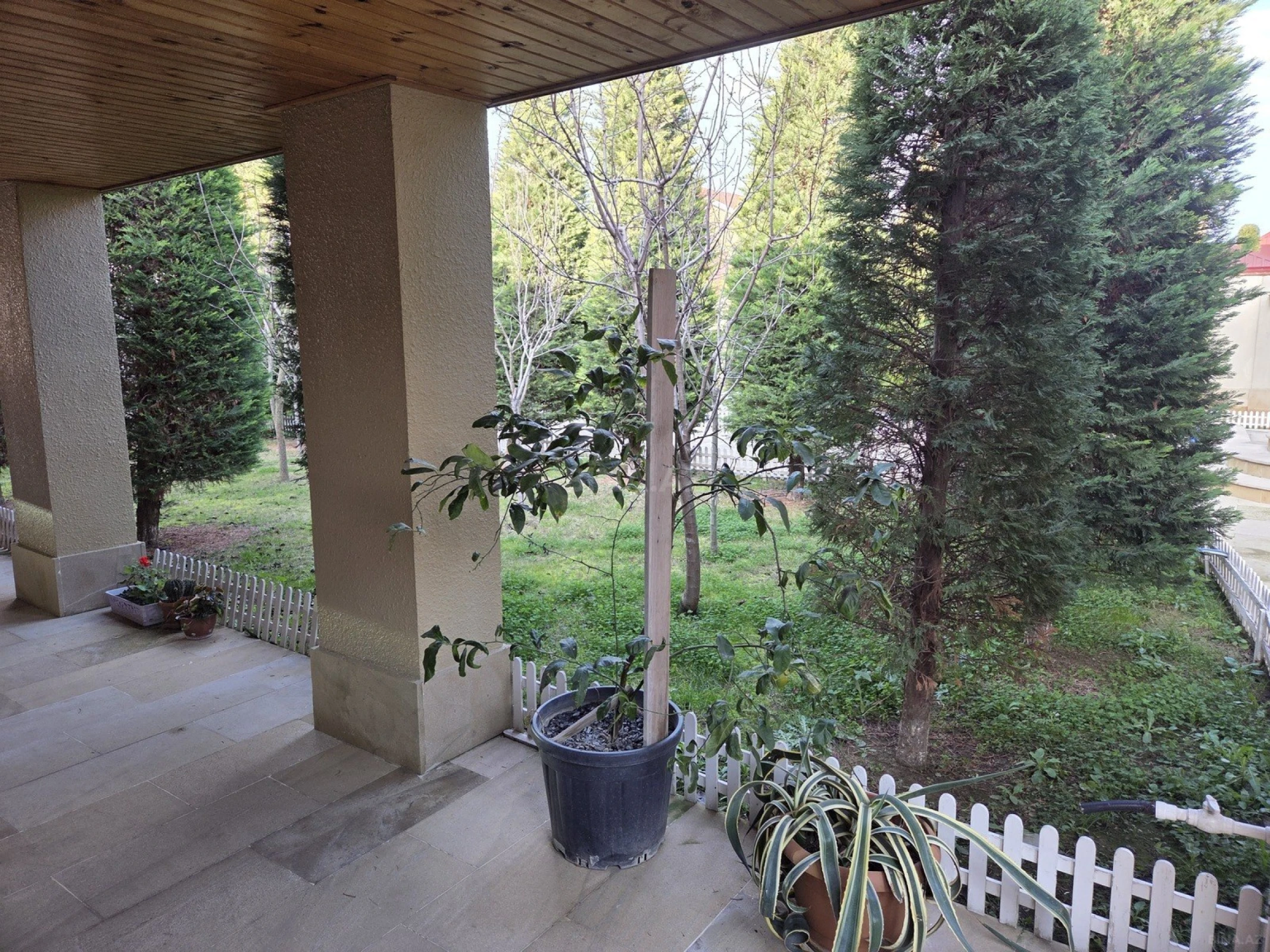 Satılır 5 otaqlı həyət evi 220 m²