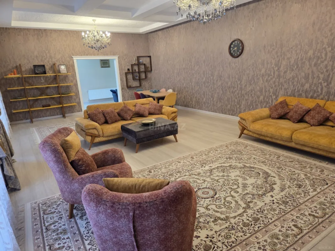 Satılır 5 otaqlı həyət evi 220 m²