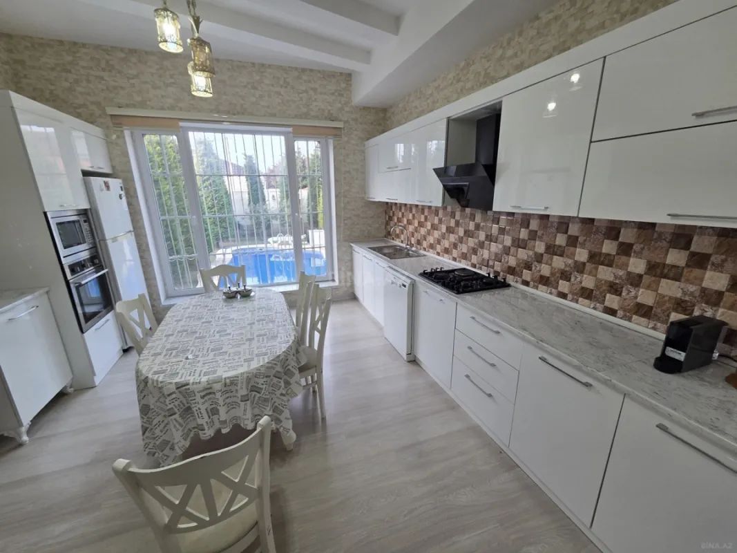 Satılır 5 otaqlı həyət evi 220 m²