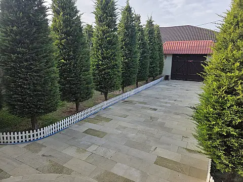 Satılır 5 otaqlı həyət evi 220 m²