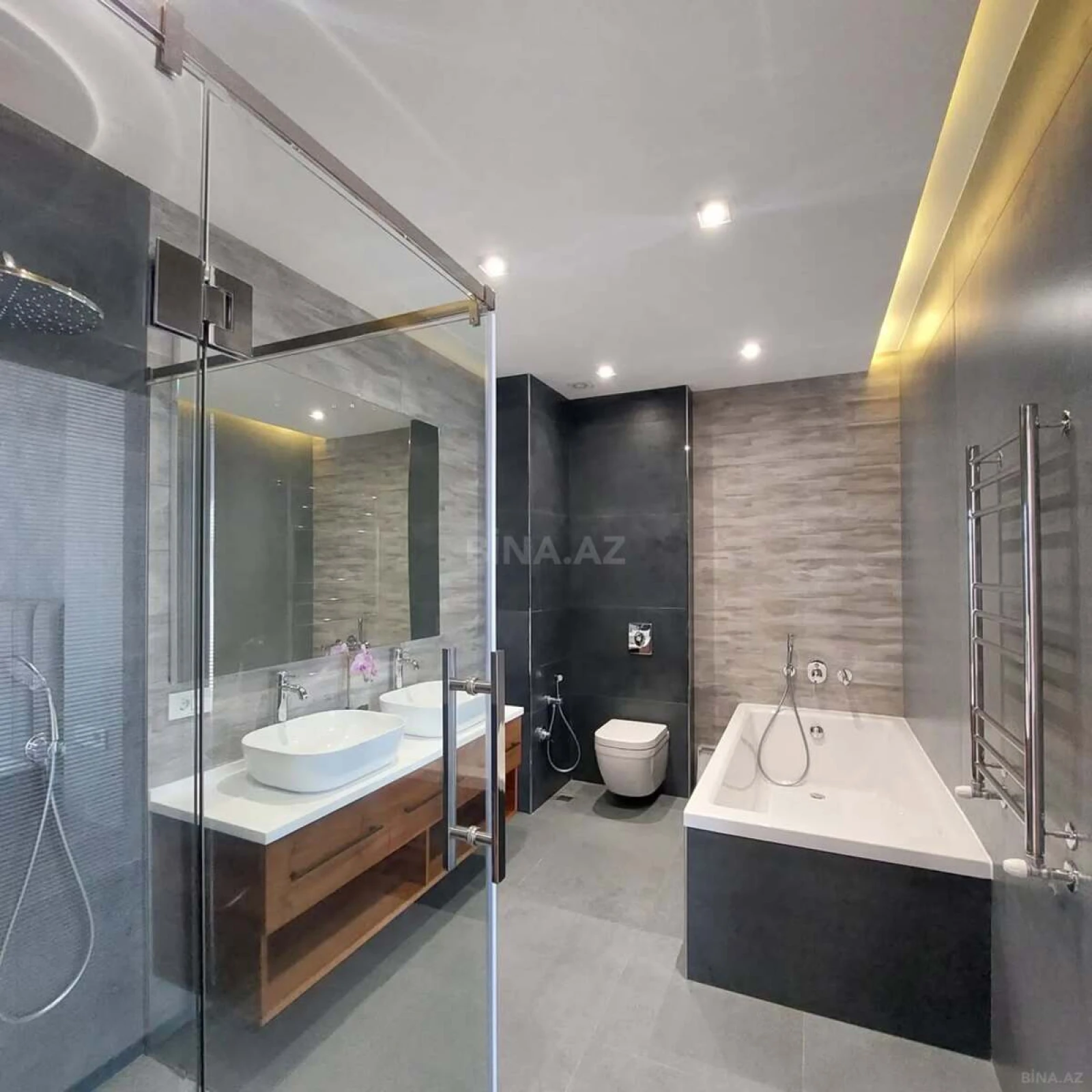 Kirayə verilir 5 otaqlı həyət evi 380 m²