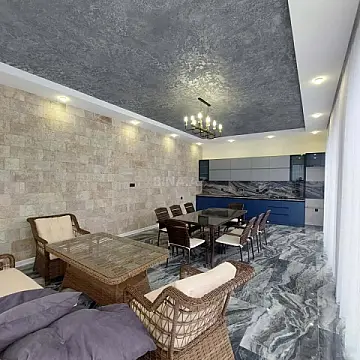 Kirayə verilir 5 otaqlı həyət evi 380 m²