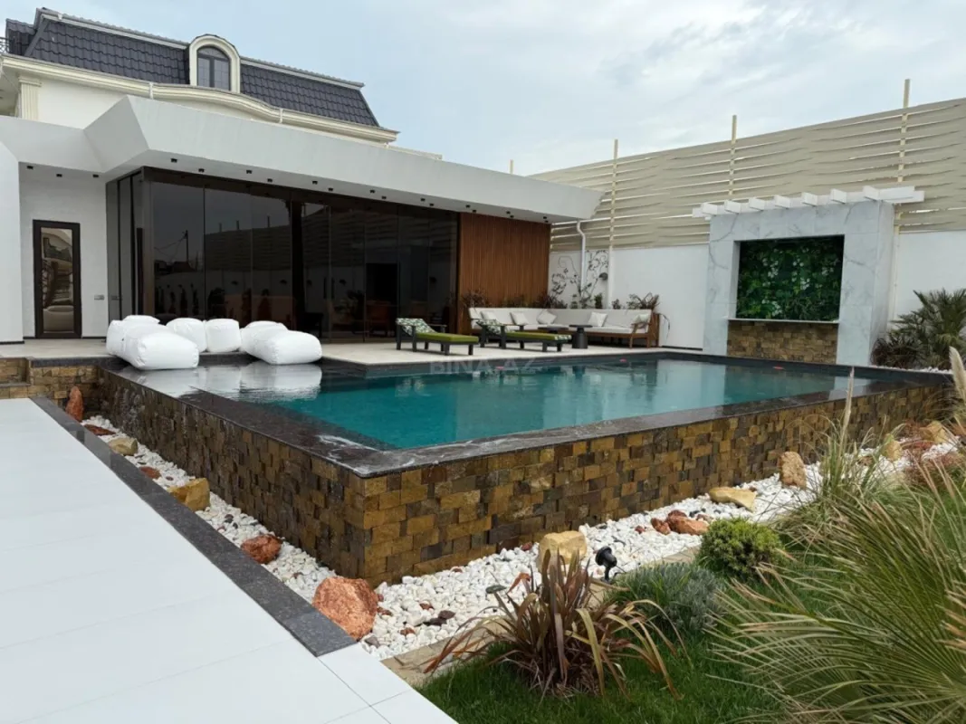 Kirayə verilir 5 otaqlı həyət evi 600 m²