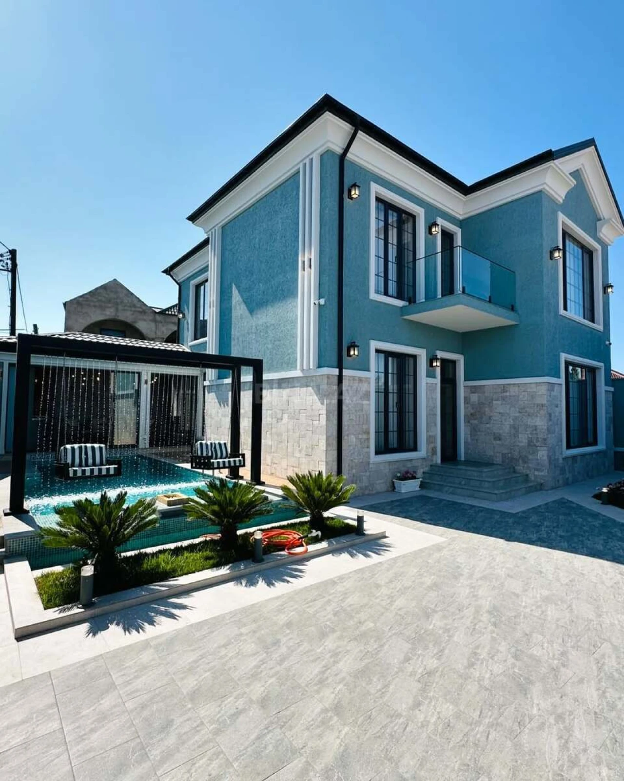 Kirayə verilir 4 otaqlı həyət evi 300 m²