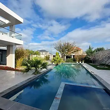 Kirayə verilir 5 otaqlı həyət evi 540 m²