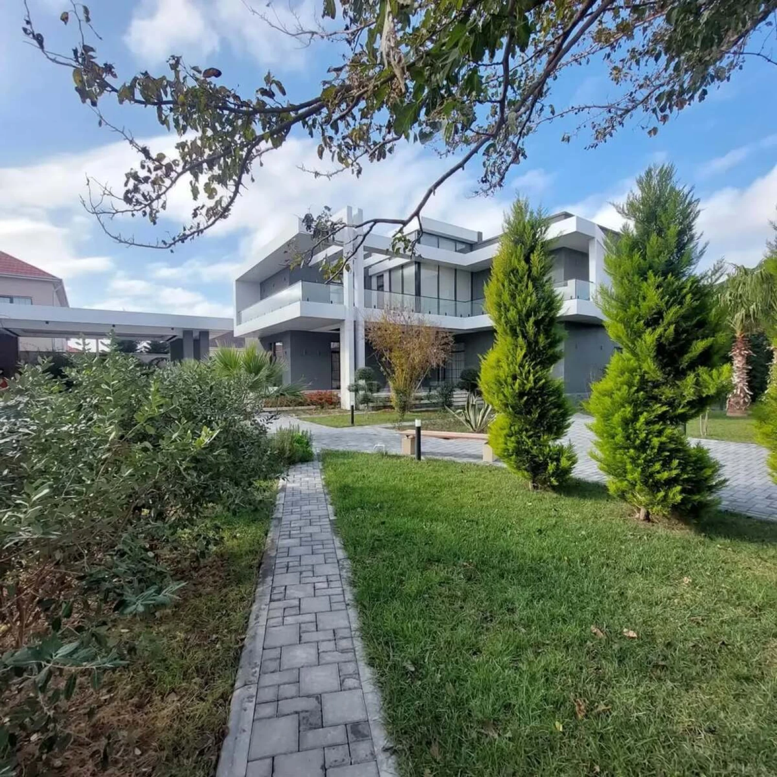 Kirayə verilir 5 otaqlı həyət evi 540 m²