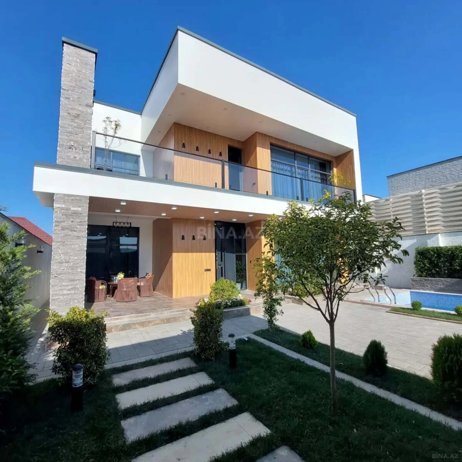 Kirayə verilir 4 otaqlı həyət evi 340 m²