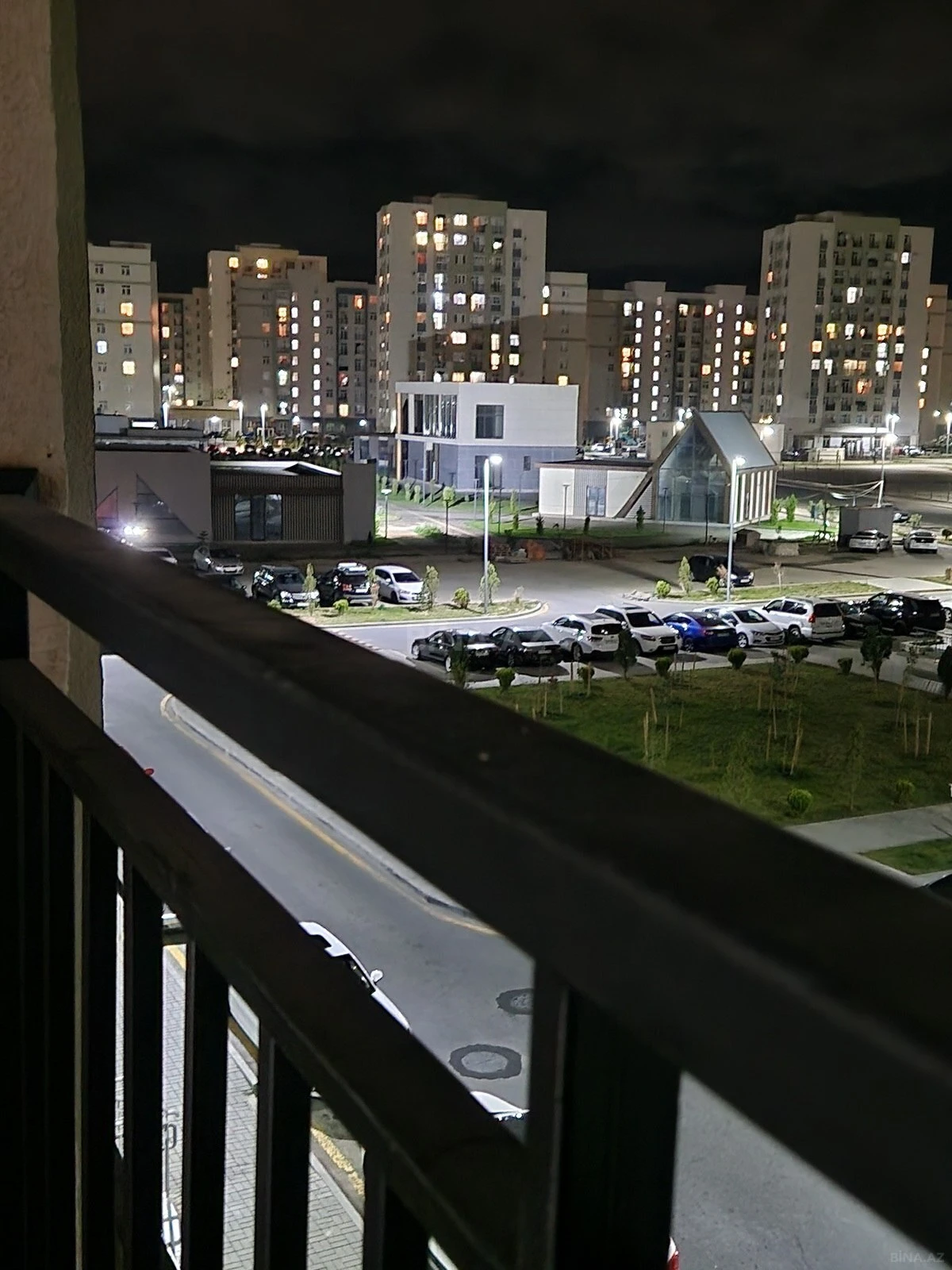 Satılır 4 otaqlı mənzil 110 m²