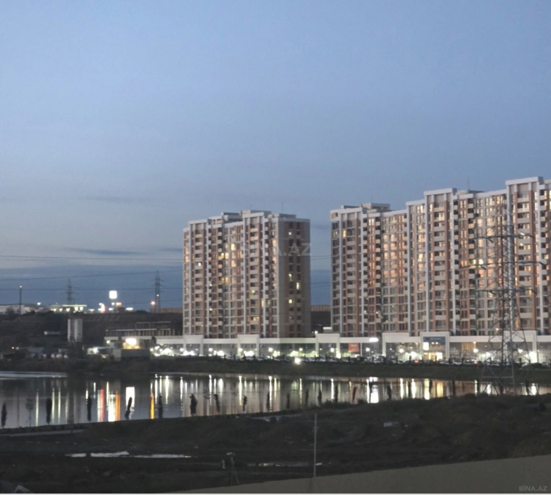 Satılır 4 otaqlı mənzil 110 m²