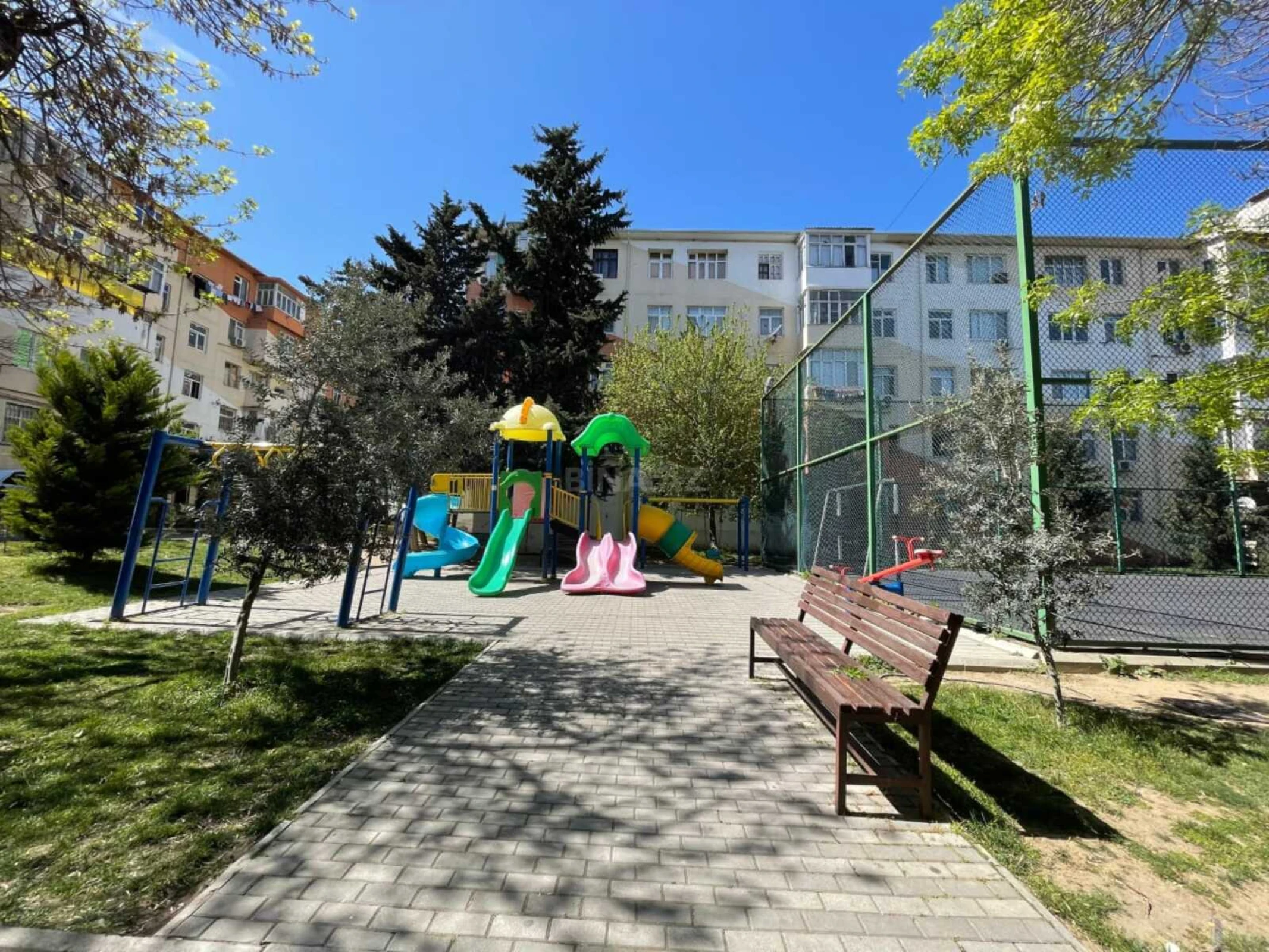 Satılır 2 otaqlı mənzil 55 m²