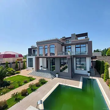 Kirayə verilir 6 otaqlı həyət evi 600 m²