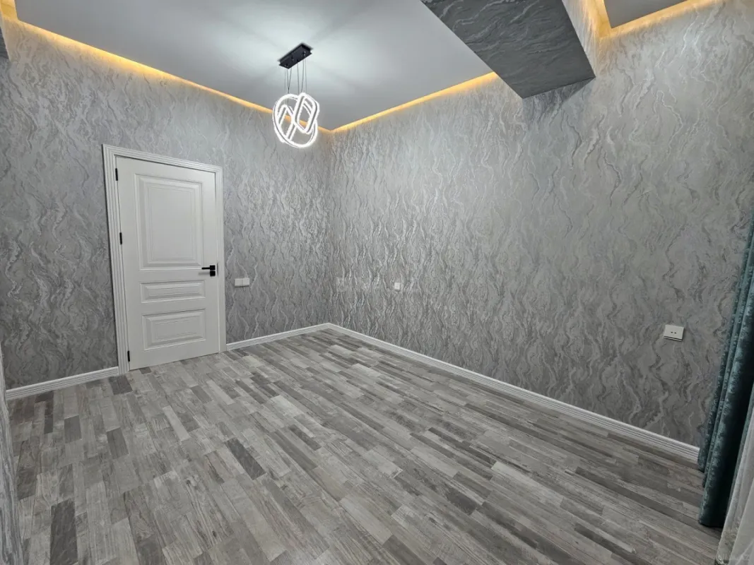 Satılır 2 otaqlı mənzil 81 m²