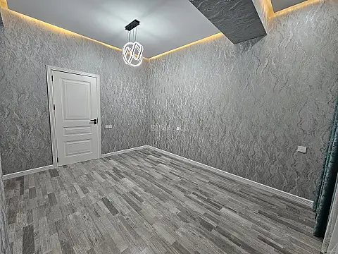 Satılır 2 otaqlı mənzil 81 m²