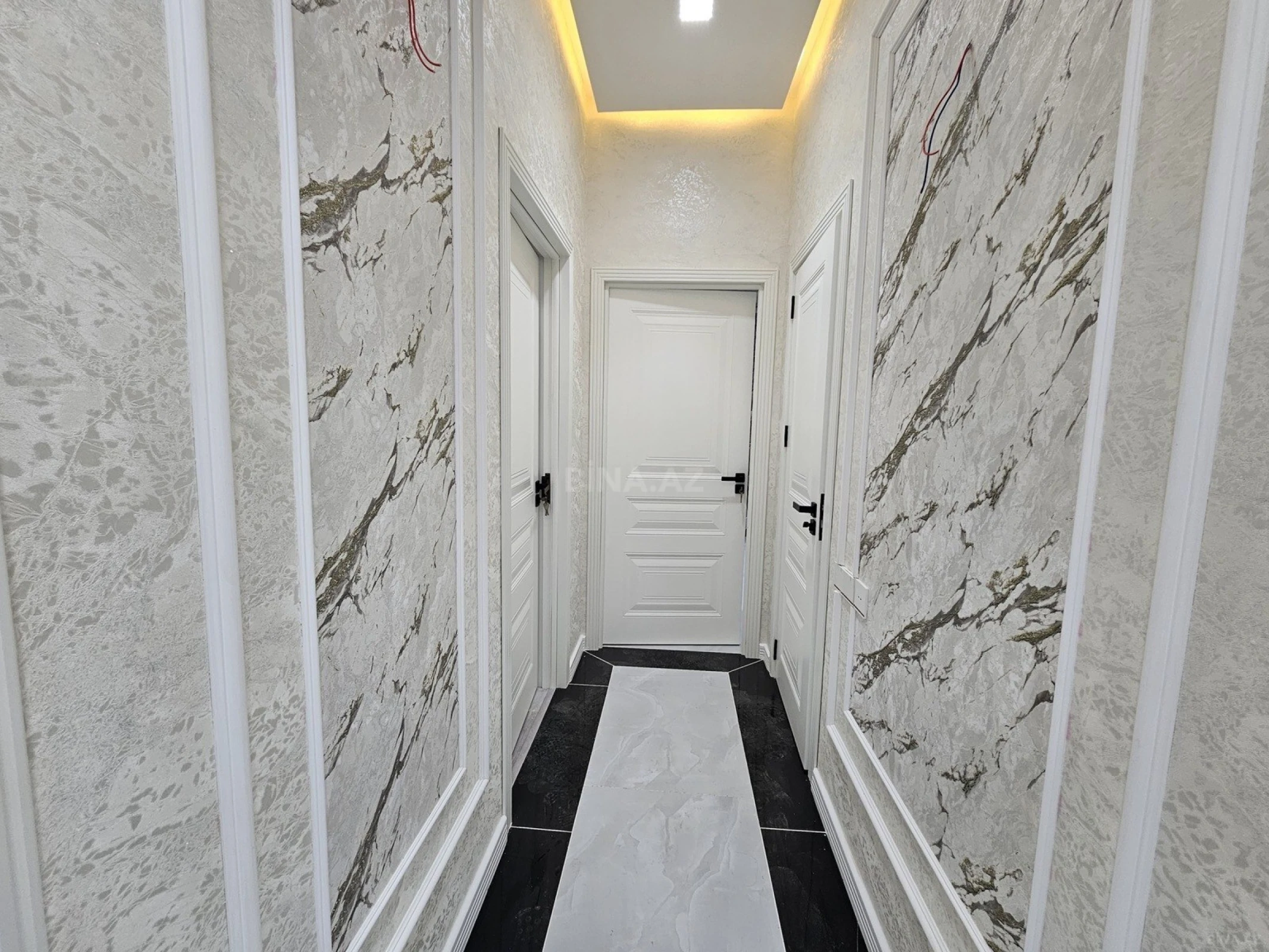 Satılır 2 otaqlı mənzil 81 m²