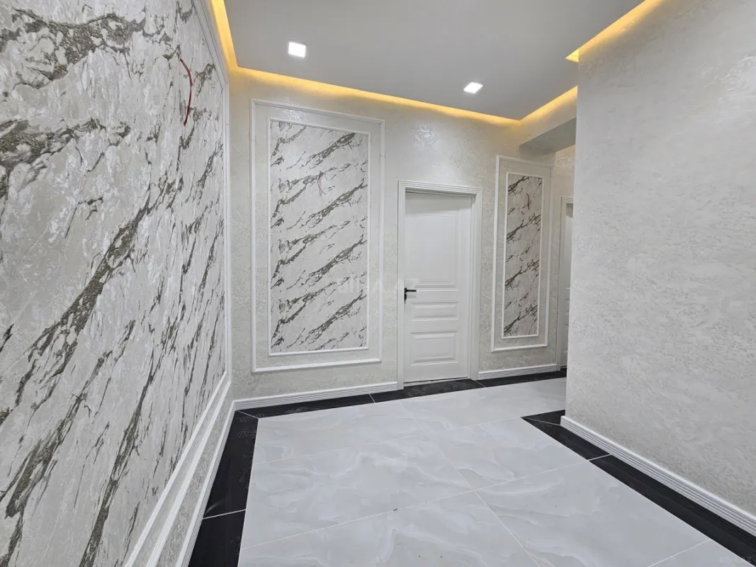 Satılır 2 otaqlı mənzil 81 m²
