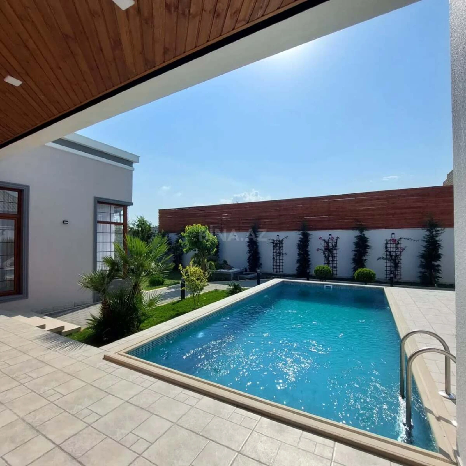 Kirayə verilir 4 otaqlı həyət evi 200 m²