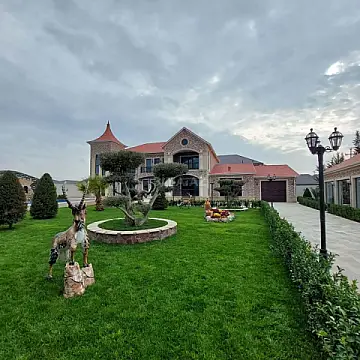 Kirayə verilir 5 otaqlı həyət evi 450 m²