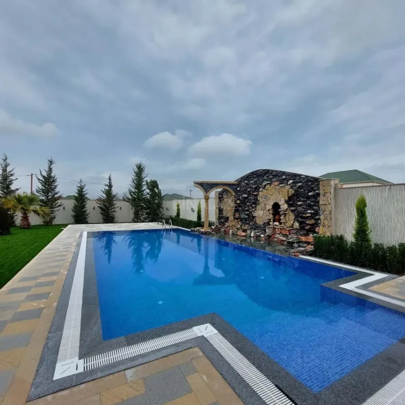 Kirayə verilir 5 otaqlı həyət evi 450 m²