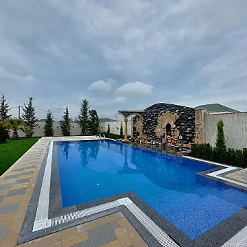 Kirayə verilir 5 otaqlı həyət evi 450 m²