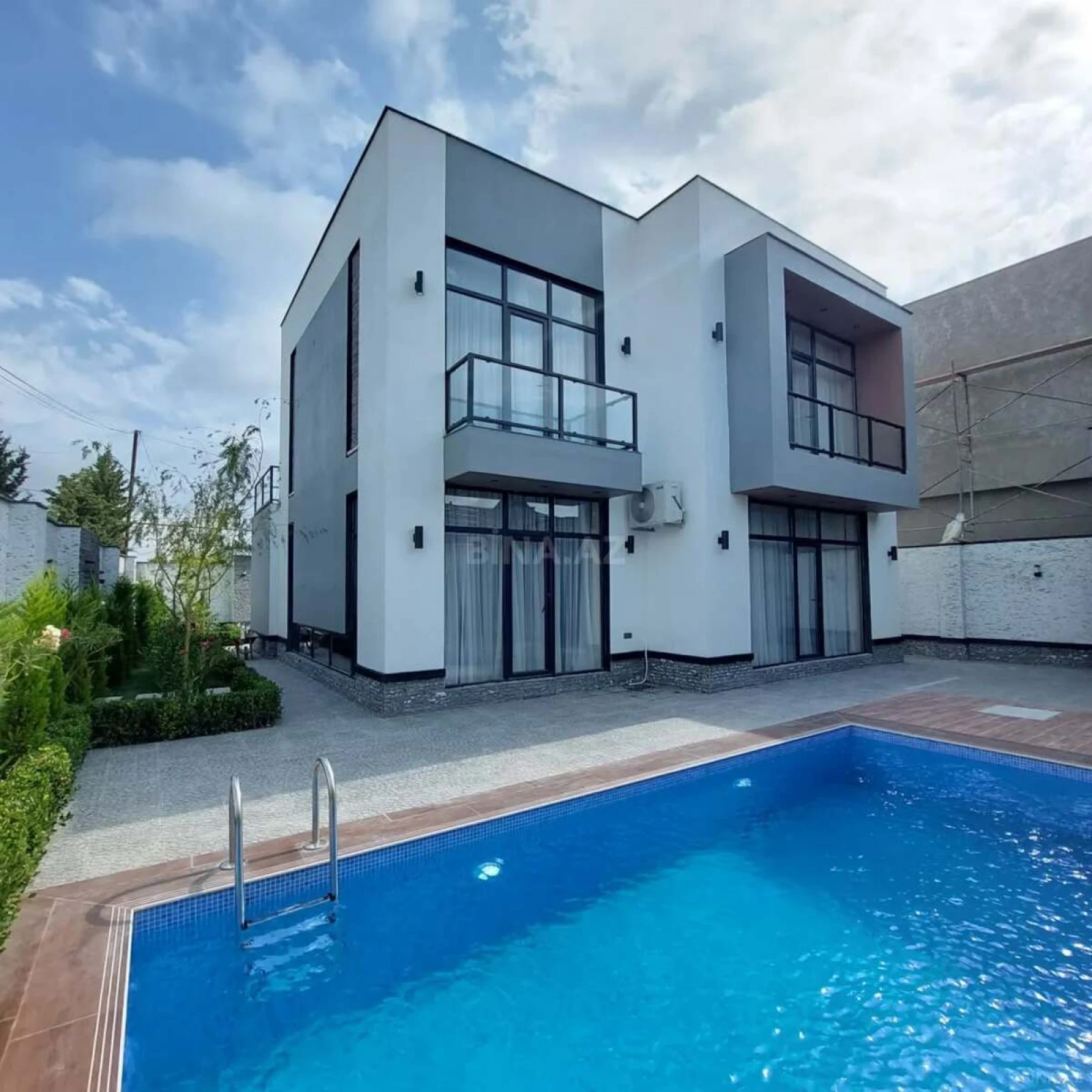 Kirayə verilir 5 otaqlı həyət evi 400 m²