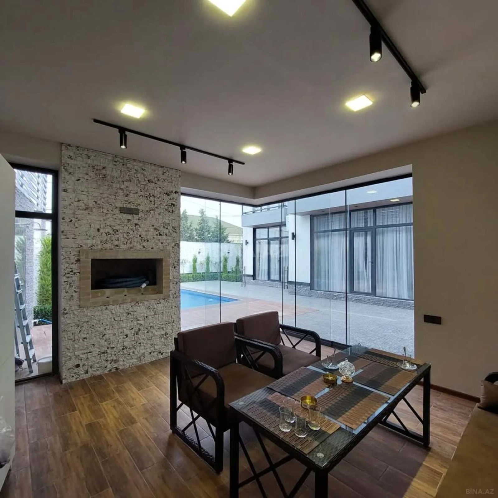 Kirayə verilir 5 otaqlı həyət evi 400 m²