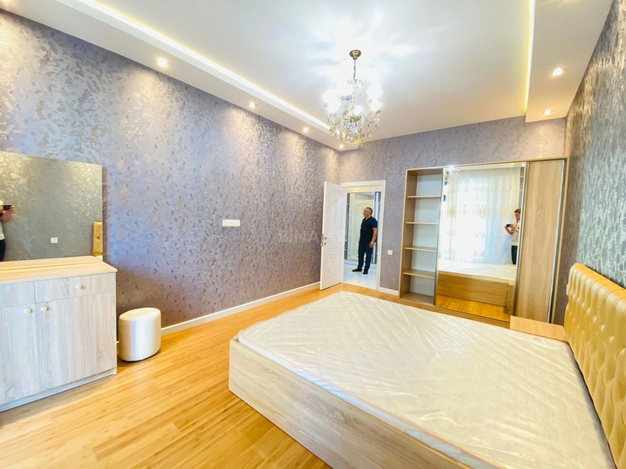 Kirayə verilir 2 otaqlı mənzil 90 m²