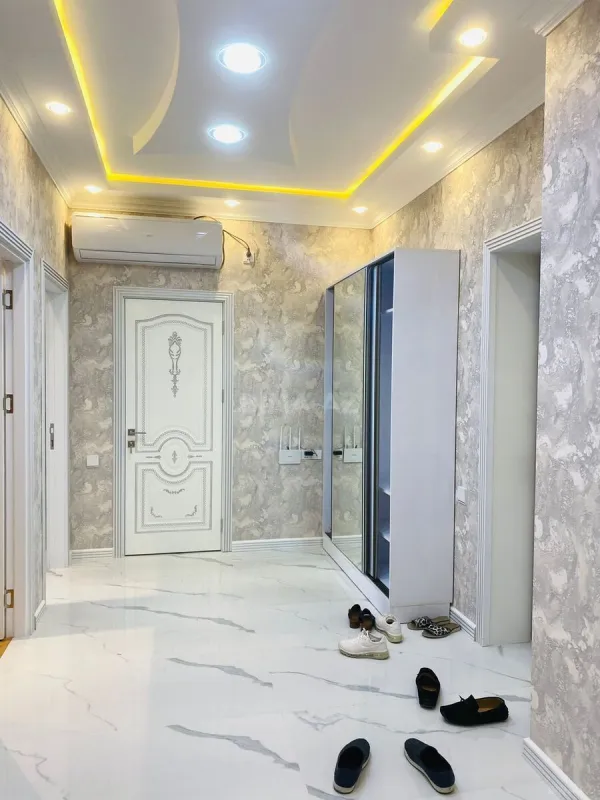 Kirayə verilir 2 otaqlı mənzil 90 m²