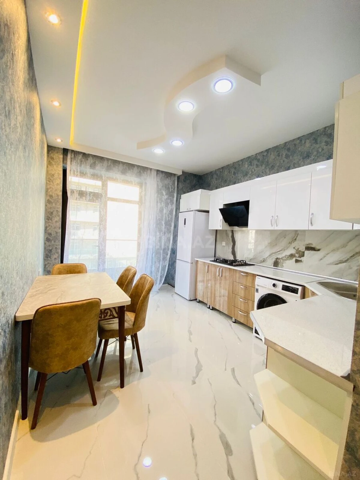 Kirayə verilir 2 otaqlı mənzil 90 m²