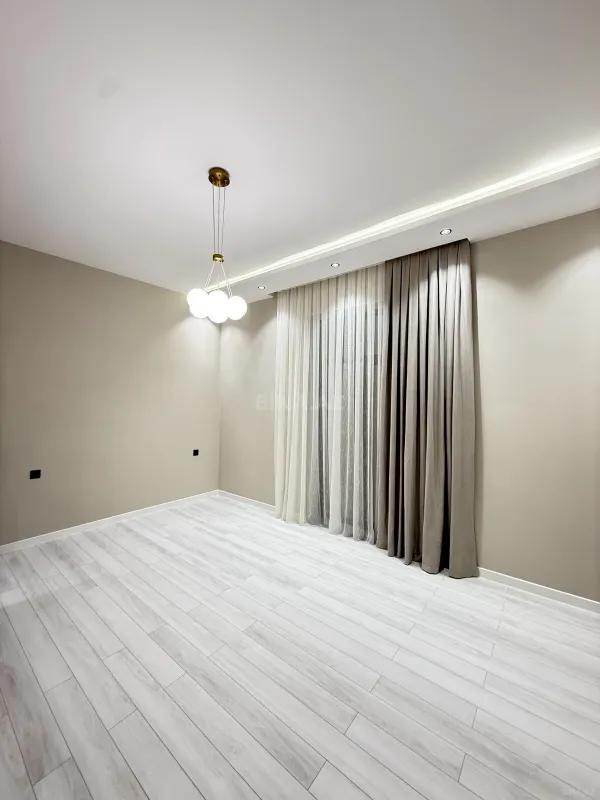 Satılır 4 otaqlı həyət evi 160 m²