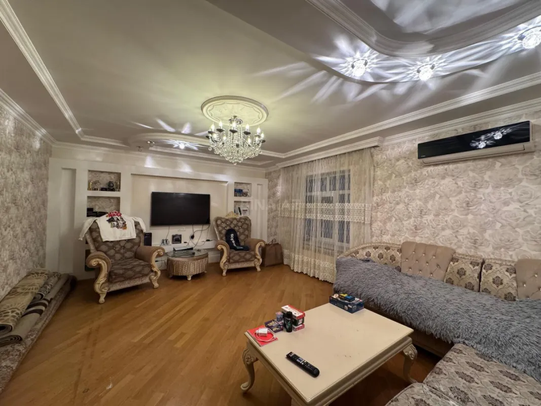 Satılır 3 otaqlı mənzil 100 m²