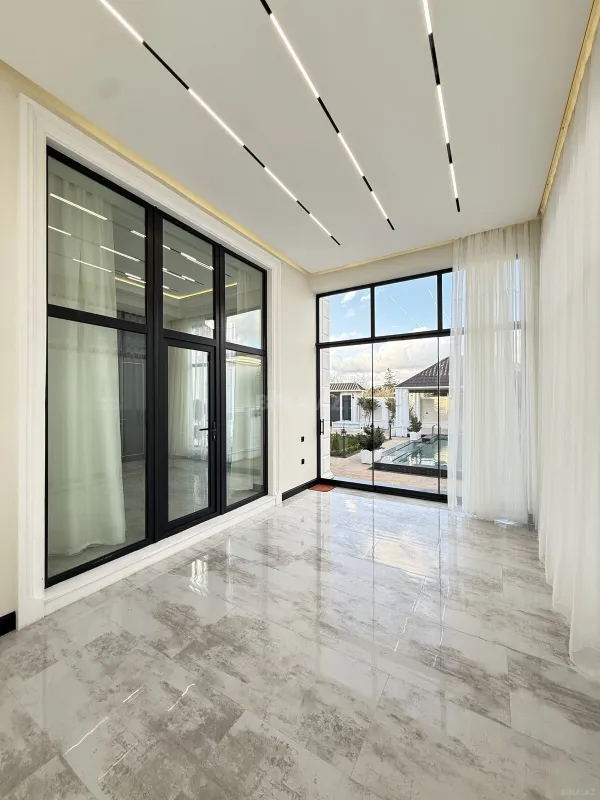 Satılır 5 otaqlı həyət evi 250 m²