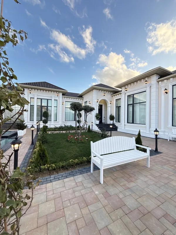 Satılır 5 otaqlı həyət evi 250 m²