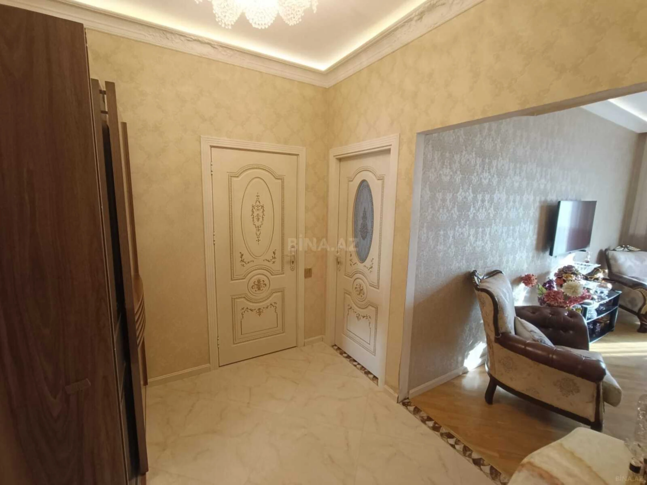 Satılır 2 otaqlı mənzil 67 m²