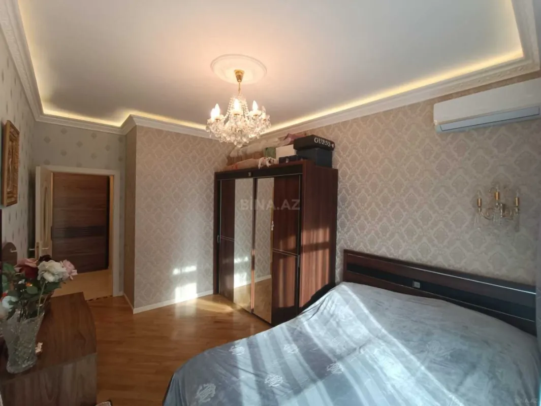 Satılır 2 otaqlı mənzil 67 m²