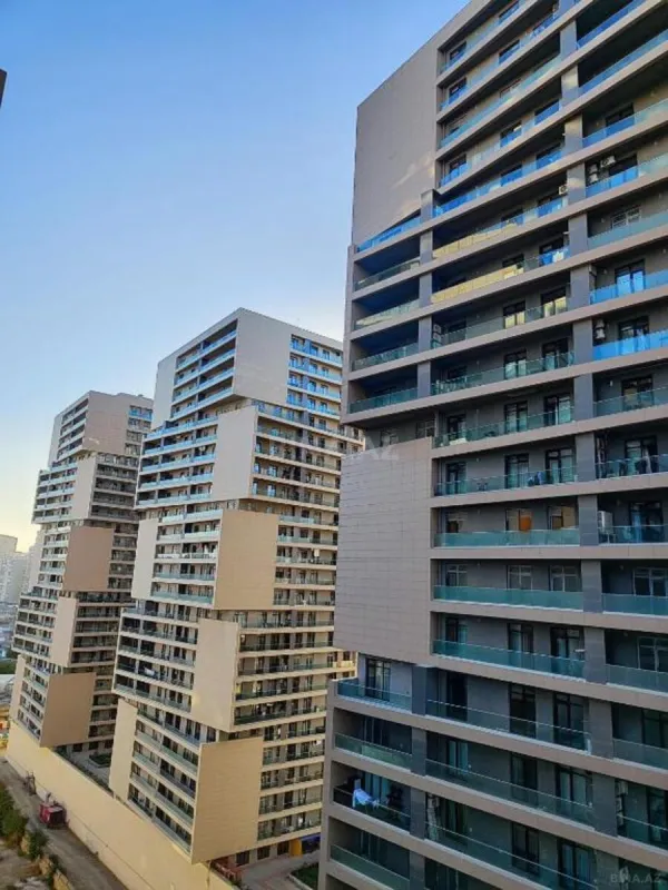 Satılır 2 otaqlı mənzil 67 m²