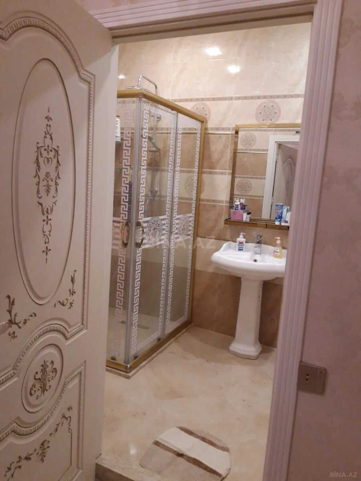 Satılır 2 otaqlı mənzil 67 m²