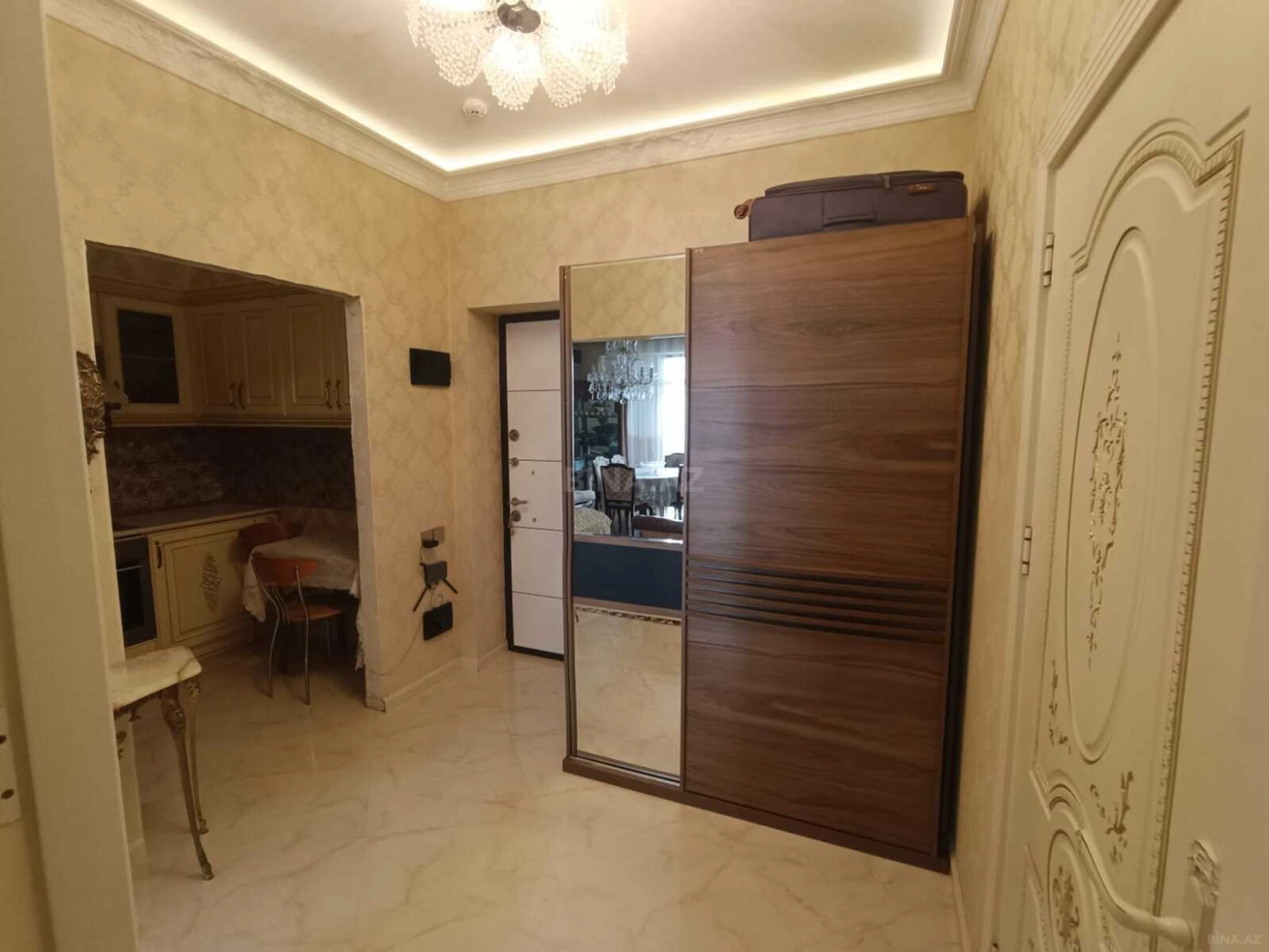 Satılır 2 otaqlı mənzil 67 m²