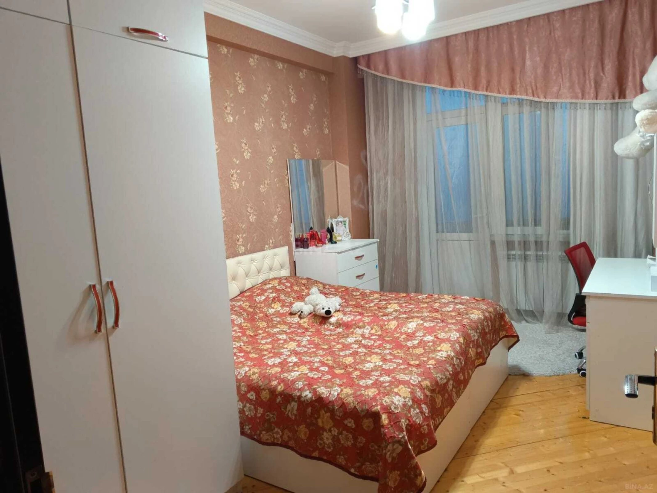 Satılır 3 otaqlı mənzil 98 m²