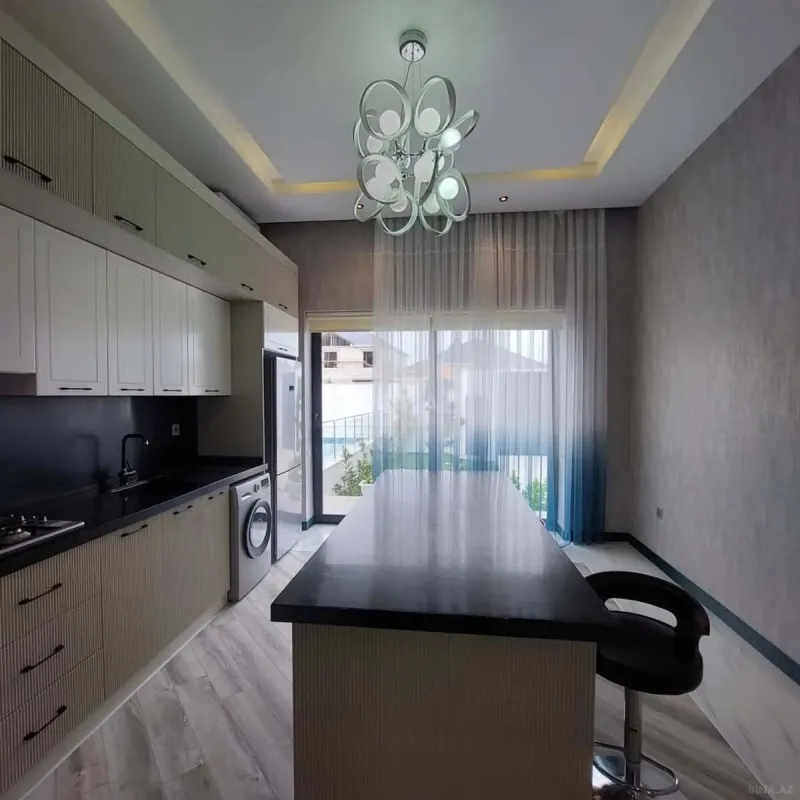 Kirayə verilir 4 otaqlı həyət evi 250 m²