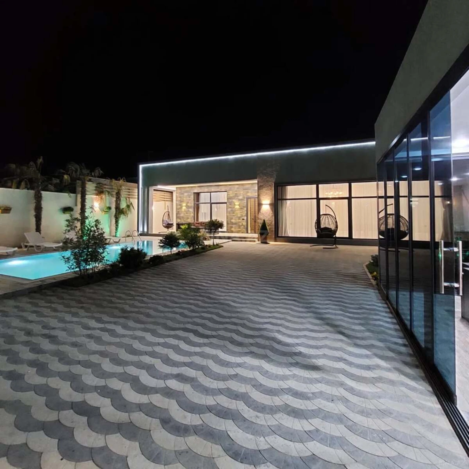 Kirayə verilir 4 otaqlı həyət evi 240 m²